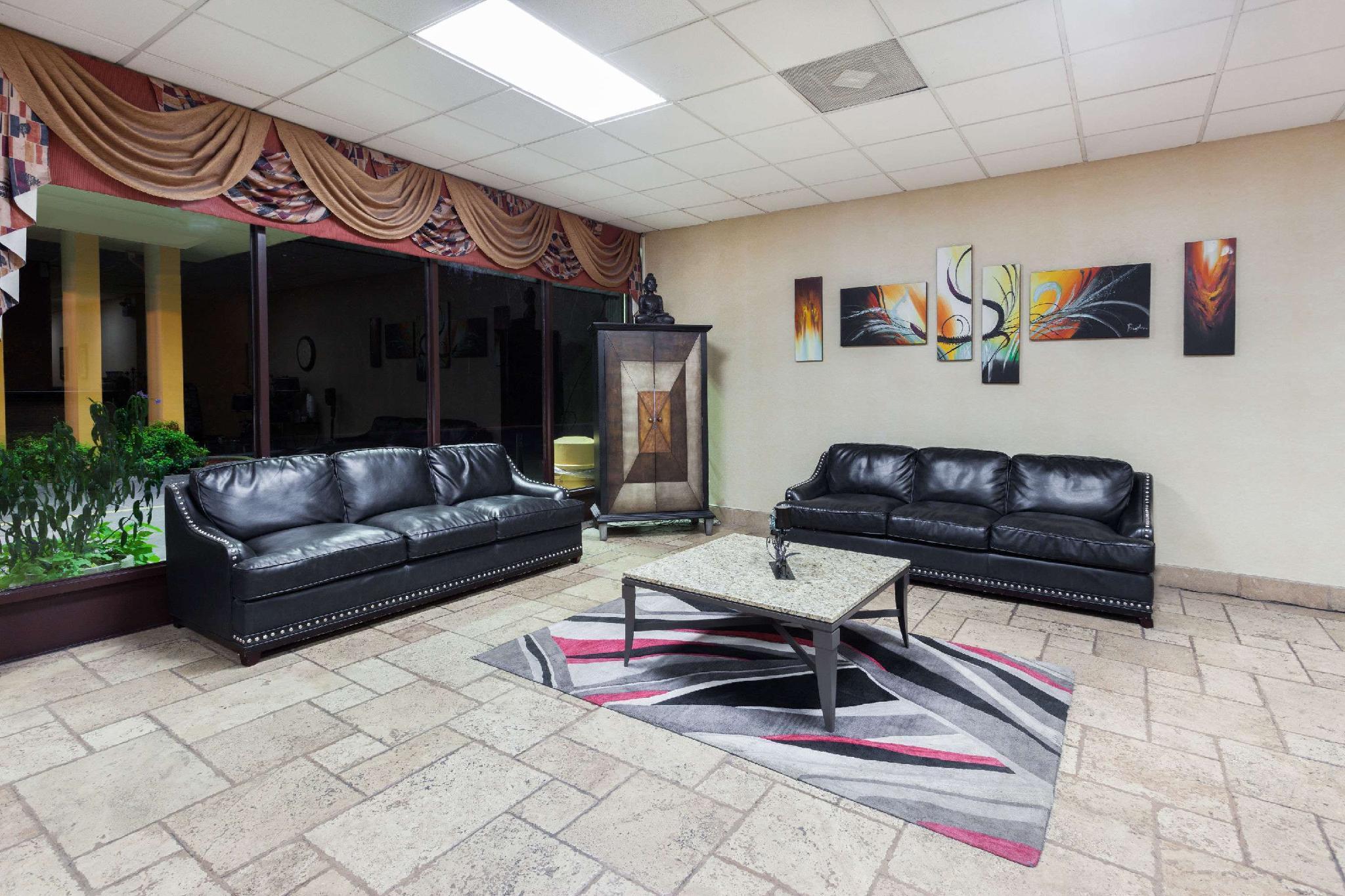 Quality Inn Dalton Extérieur photo