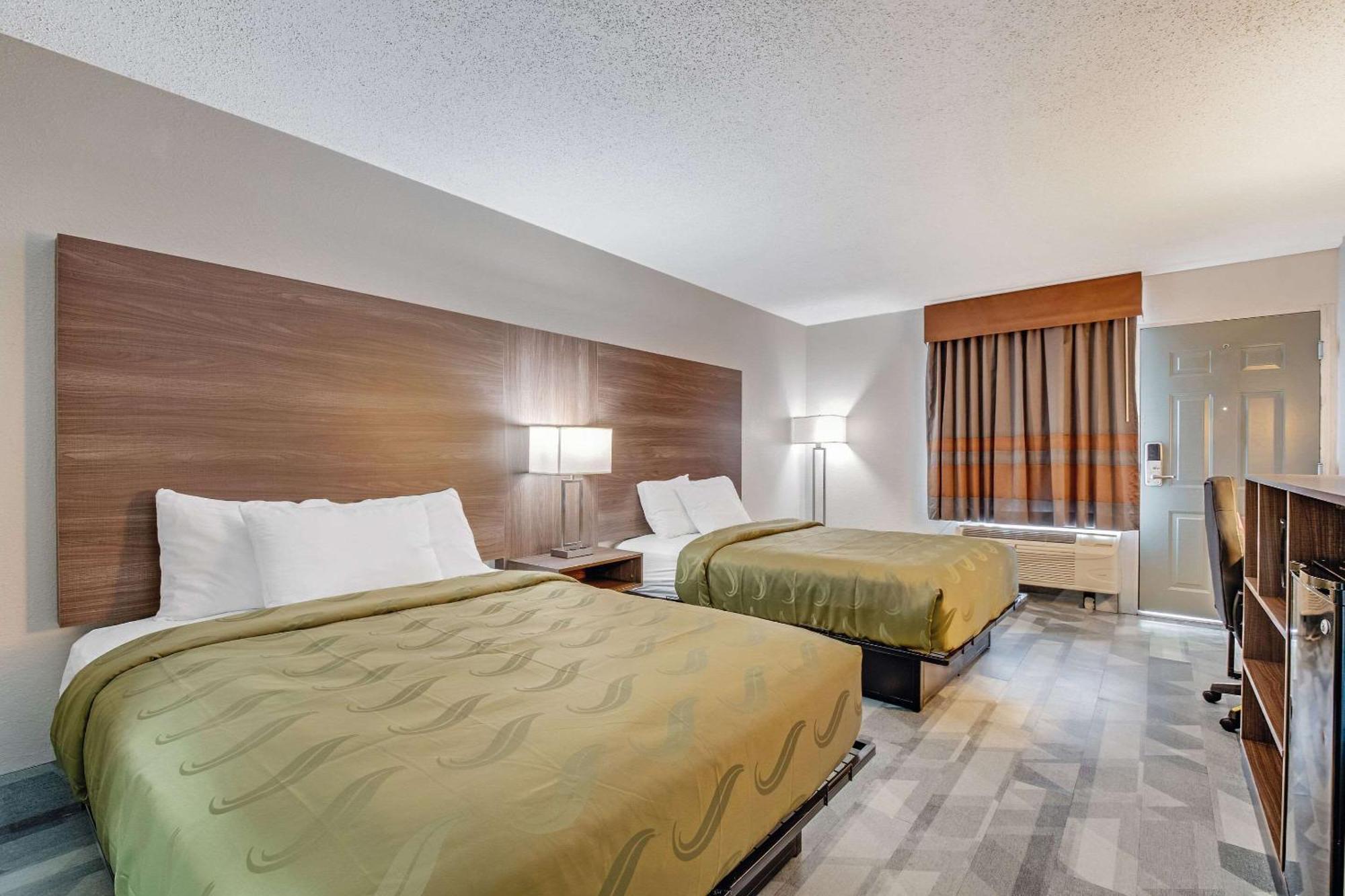 Quality Inn Dalton Extérieur photo