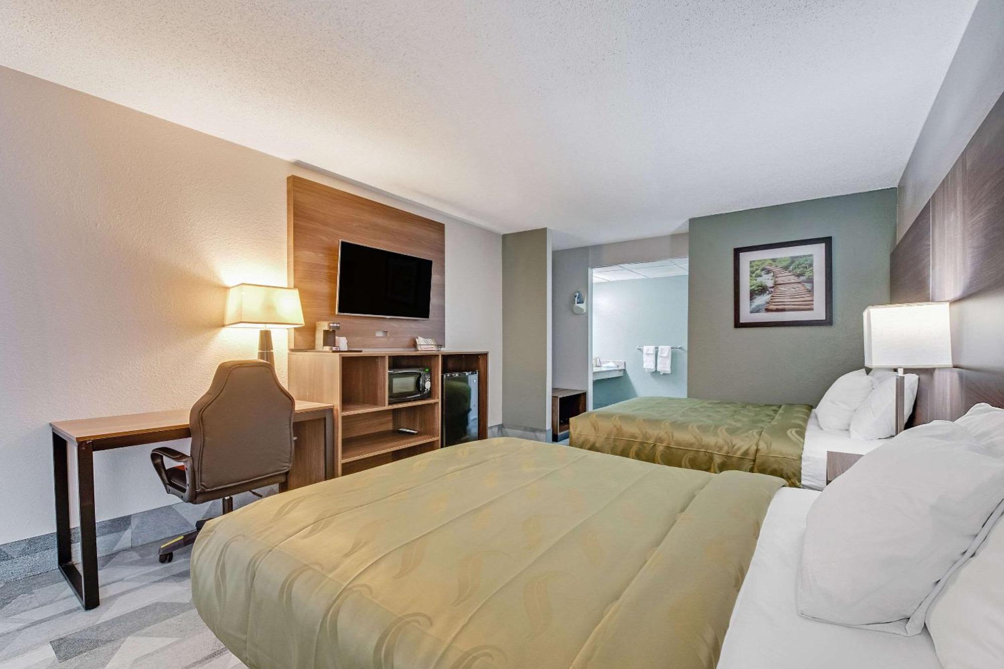 Quality Inn Dalton Extérieur photo