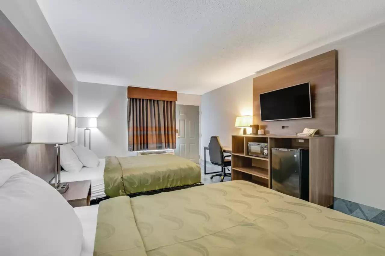 Quality Inn Dalton Extérieur photo