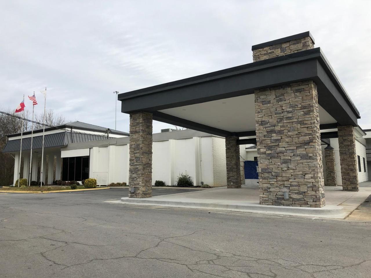 Quality Inn Dalton Extérieur photo