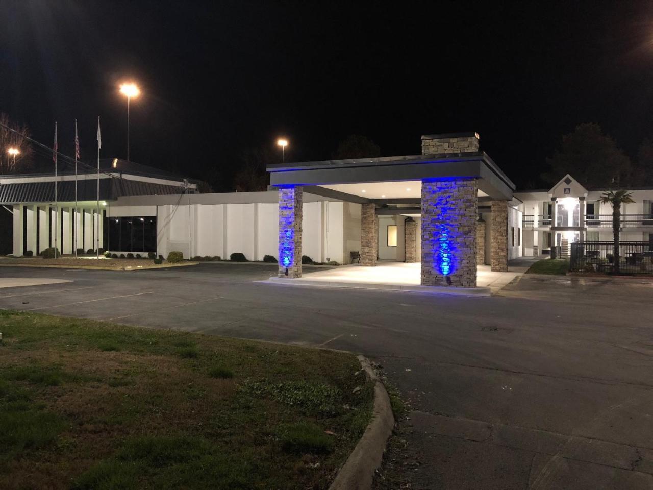 Quality Inn Dalton Extérieur photo