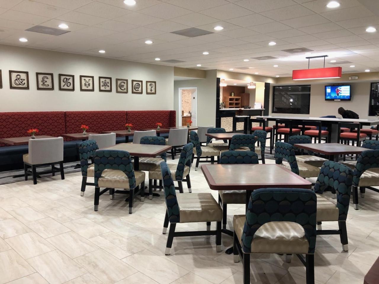 Quality Inn Dalton Extérieur photo