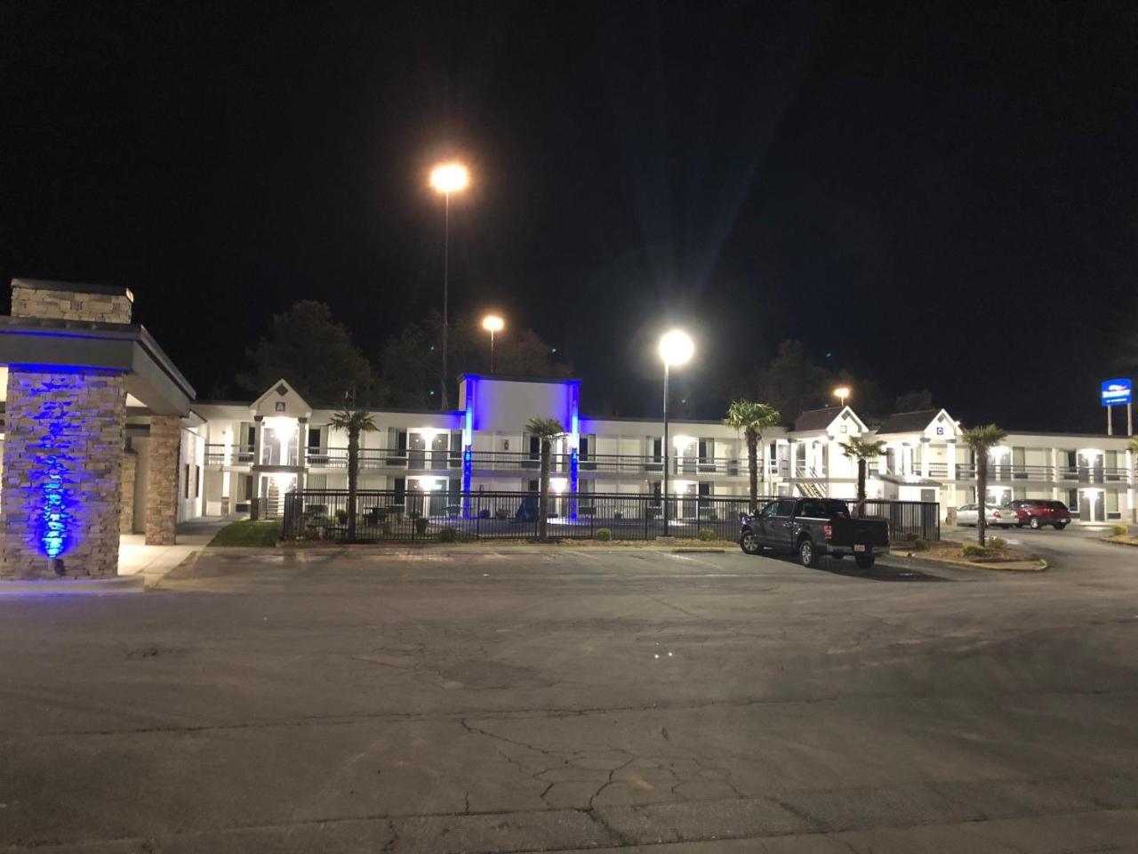Quality Inn Dalton Extérieur photo